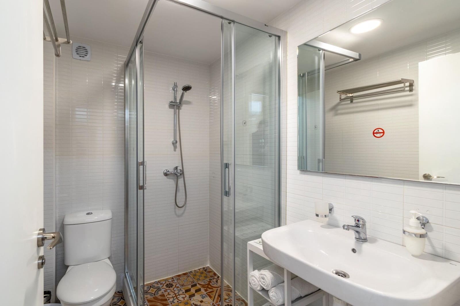 8 bedroom Hotel for sale in Calpe / Calp - € 1,150,000 (Ref: 9388382)