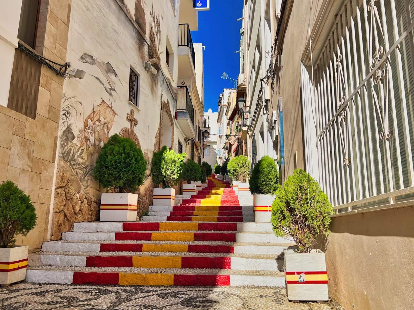 8 bedroom Hotel for sale in Calpe / Calp - € 1,150,000 (Ref: 9388382)