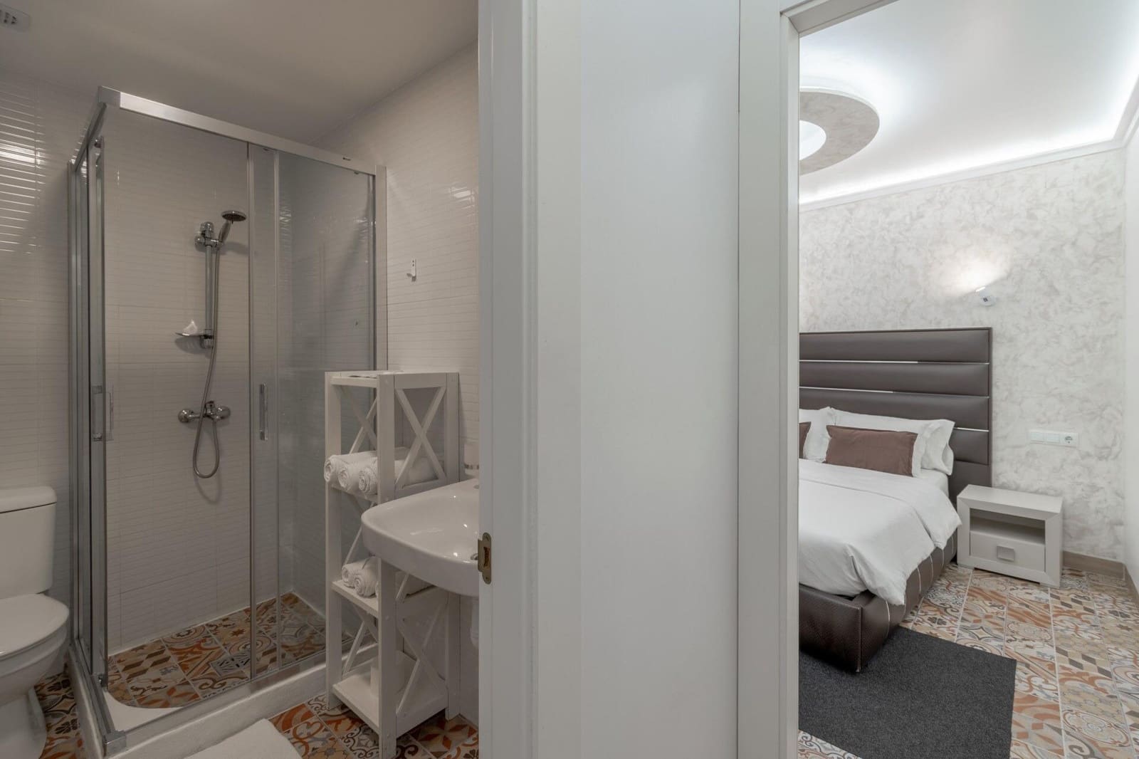 8 bedroom Hotel for sale in Calpe / Calp - € 1,150,000 (Ref: 9388382)