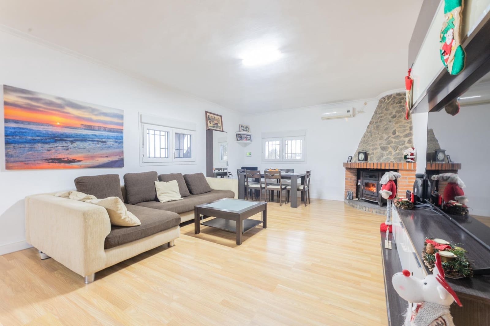 5 sypialnia Willa na sprzedaż w Turis z basenem garażem - 249 000 € (Ref: 9474340)