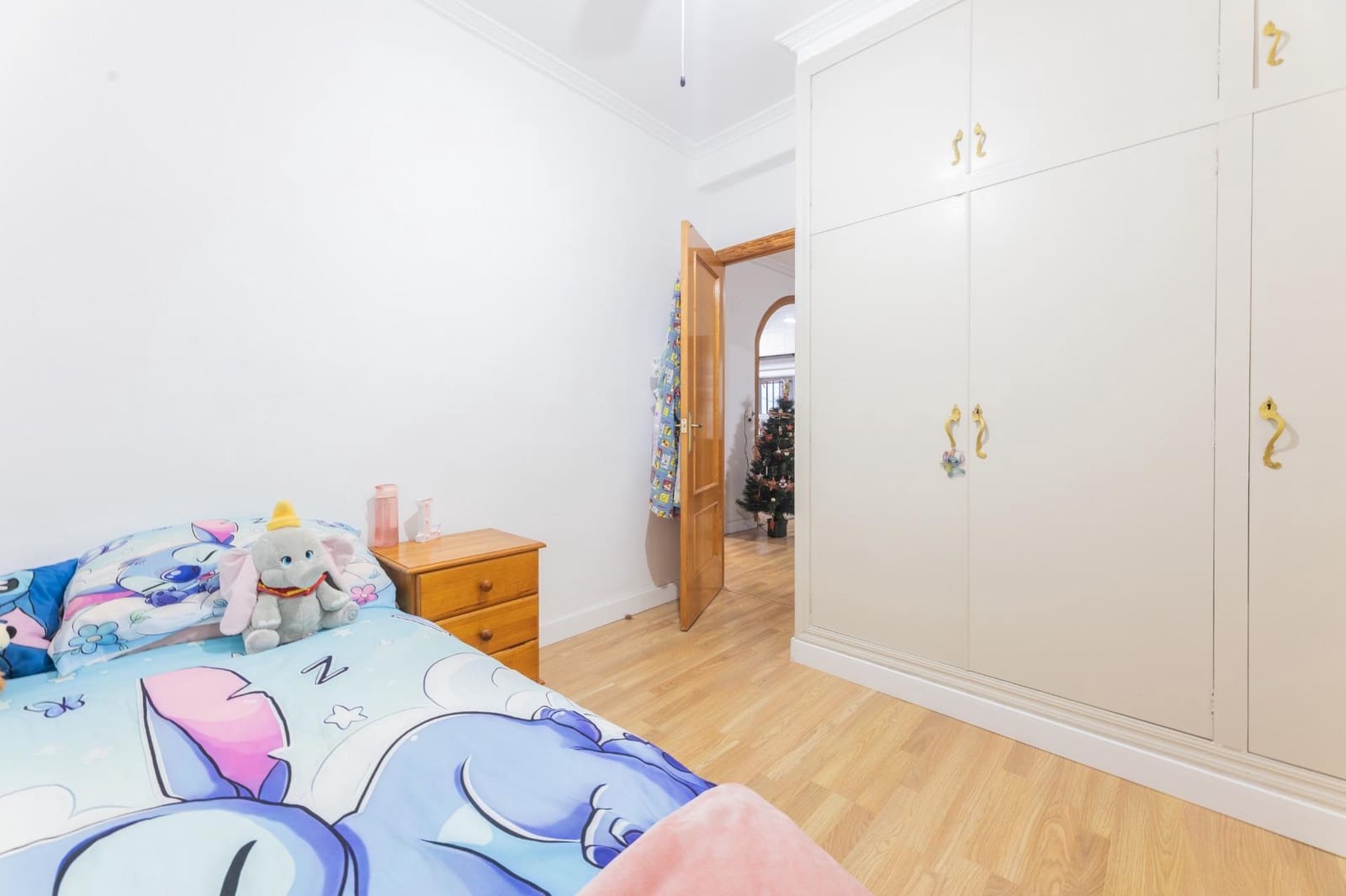 5 sypialnia Willa na sprzedaż w Turis z basenem garażem - 249 000 € (Ref: 9474340)