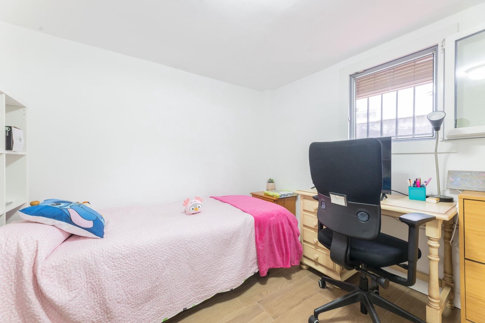 5 sypialnia Willa na sprzedaż w Turis z basenem garażem - 249 000 € (Ref: 9474340)