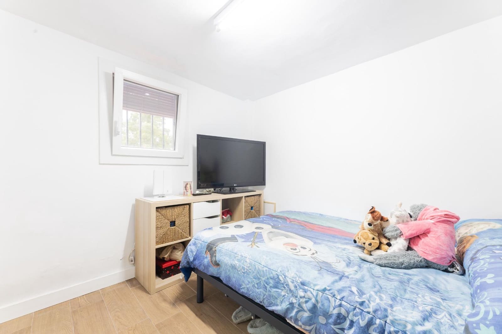 5 sypialnia Willa na sprzedaż w Turis z basenem garażem - 249 000 € (Ref: 9474340)