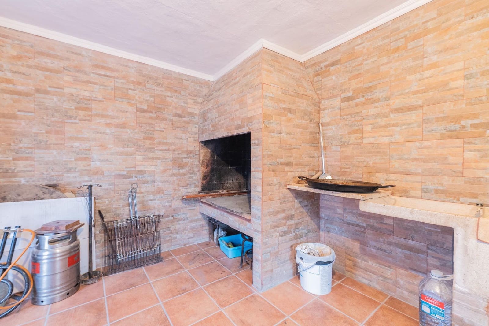 5 sypialnia Willa na sprzedaż w Turis z basenem garażem - 249 000 € (Ref: 9474340)