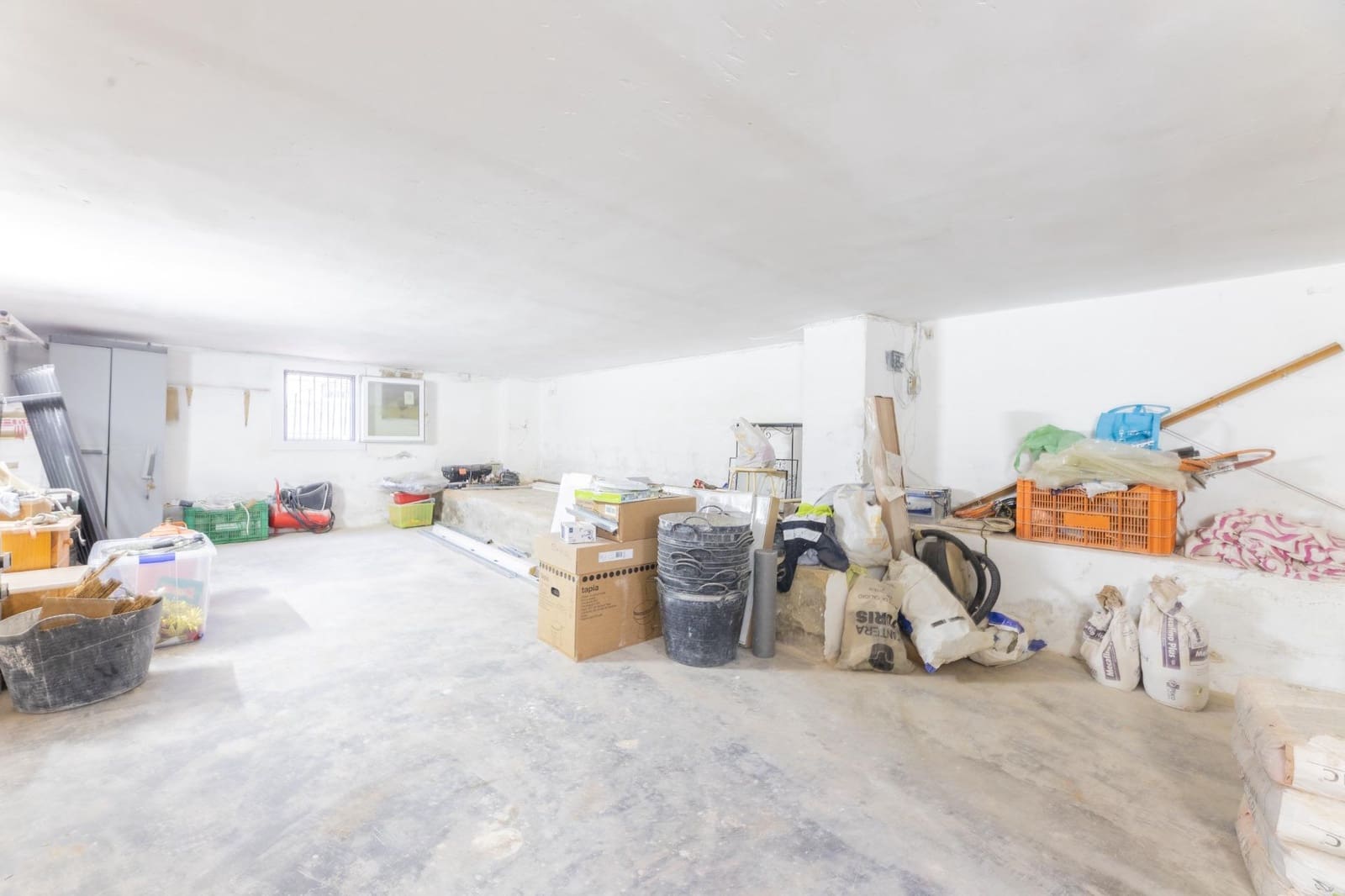 5 sypialnia Willa na sprzedaż w Turis z basenem garażem - 249 000 € (Ref: 9474340)