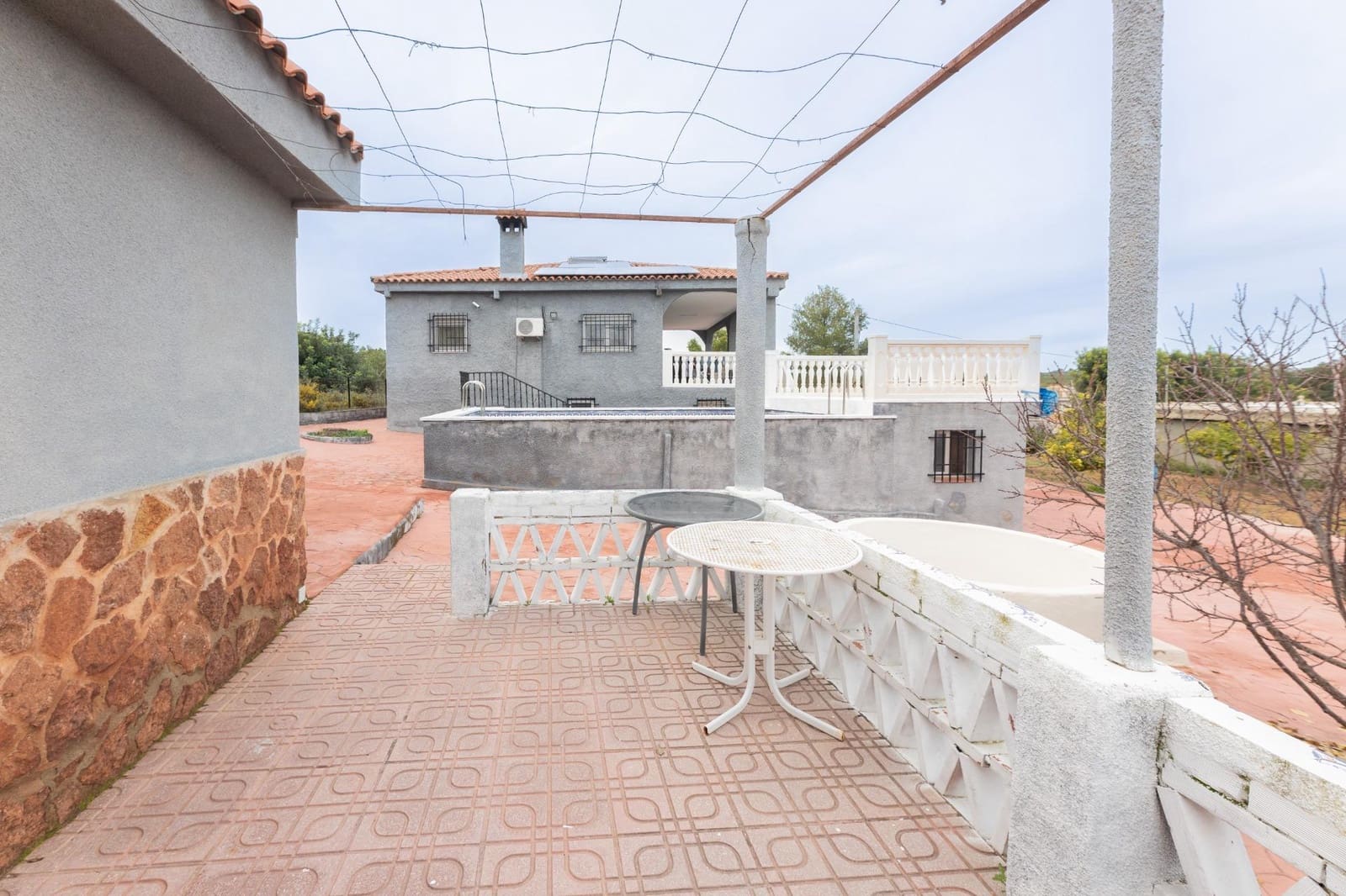 5 sypialnia Willa na sprzedaż w Turis z basenem garażem - 249 000 € (Ref: 9474340)