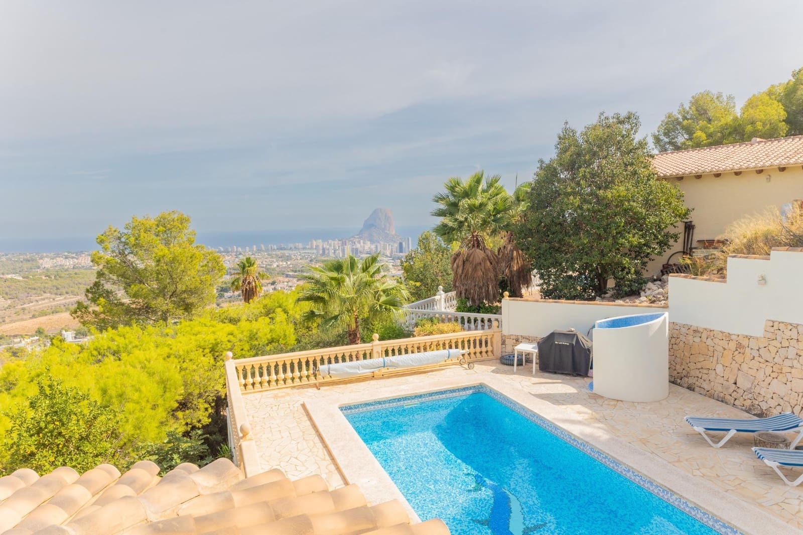 4 soverom Villa til salgs i Calpe / Calp med svømmebasseng garasje - € 620 000 (Ref: 9504550)