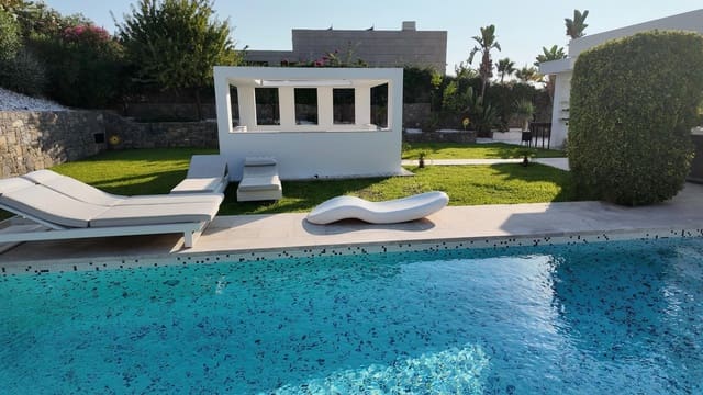 5 soverom Villa til salgs i Javea / Xàbia med svømmebasseng garasje - € 2 350 000 (Ref: 9504551)