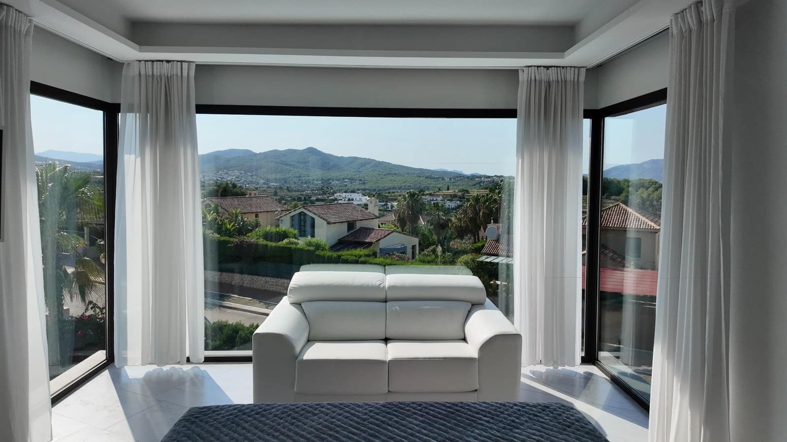 5 bedroom Villa for sale in Javea / Xabia with pool garage - € 2,350,000 (Ref: 9504551)