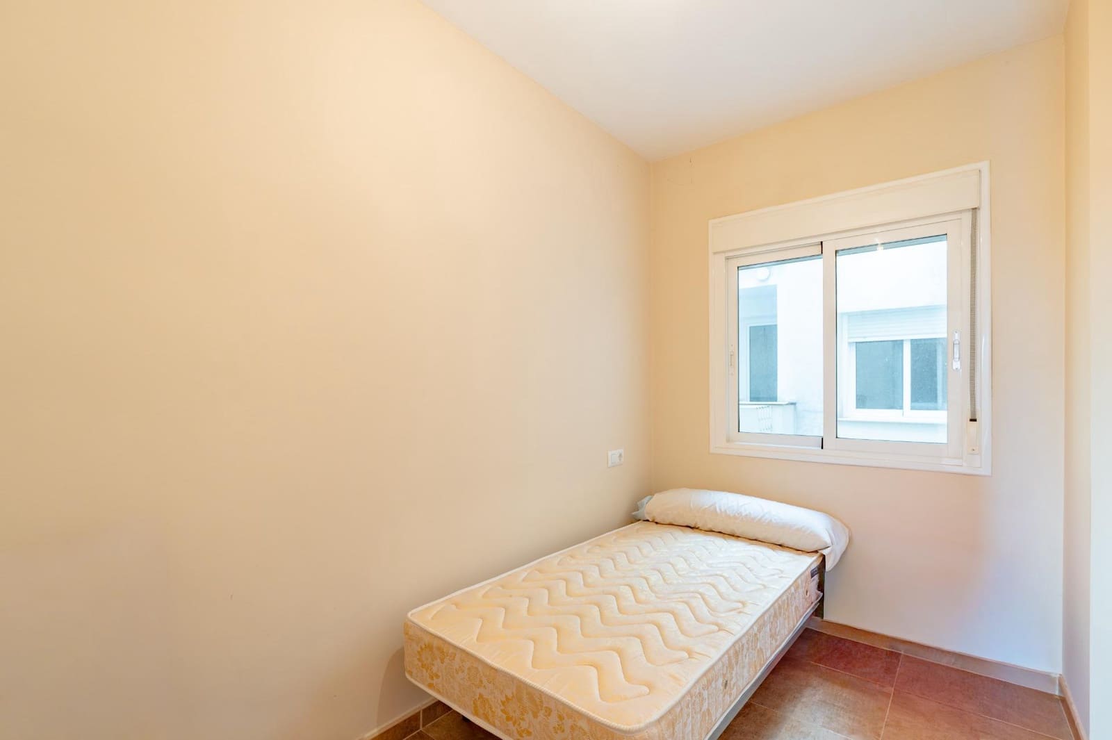 4 bedroom Flat for sale in Camporrobles - € 78,000 (Ref: 9691573)