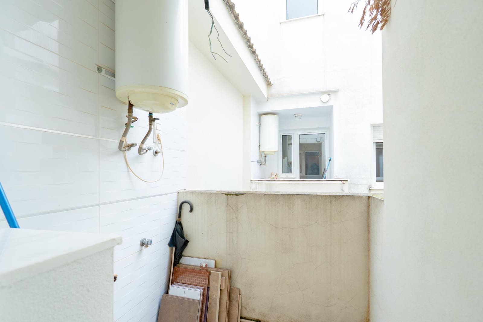 4 bedroom Flat for sale in Camporrobles - € 78,000 (Ref: 9691573)