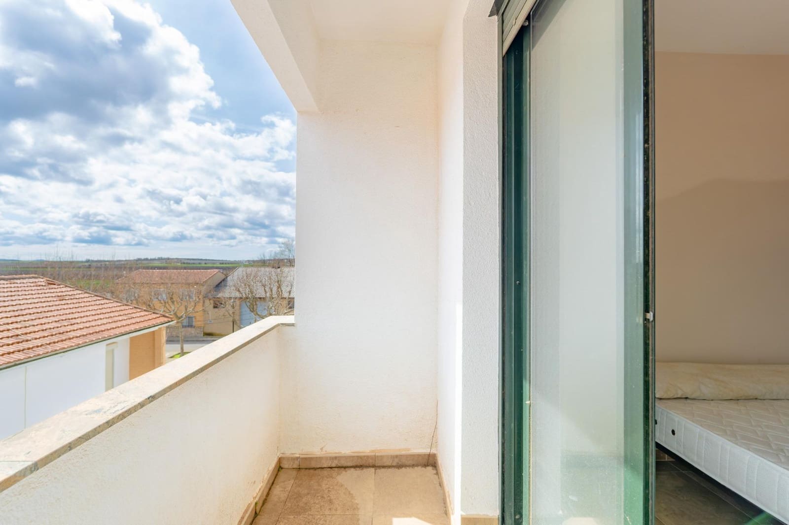 4 bedroom Flat for sale in Camporrobles - € 78,000 (Ref: 9691573)