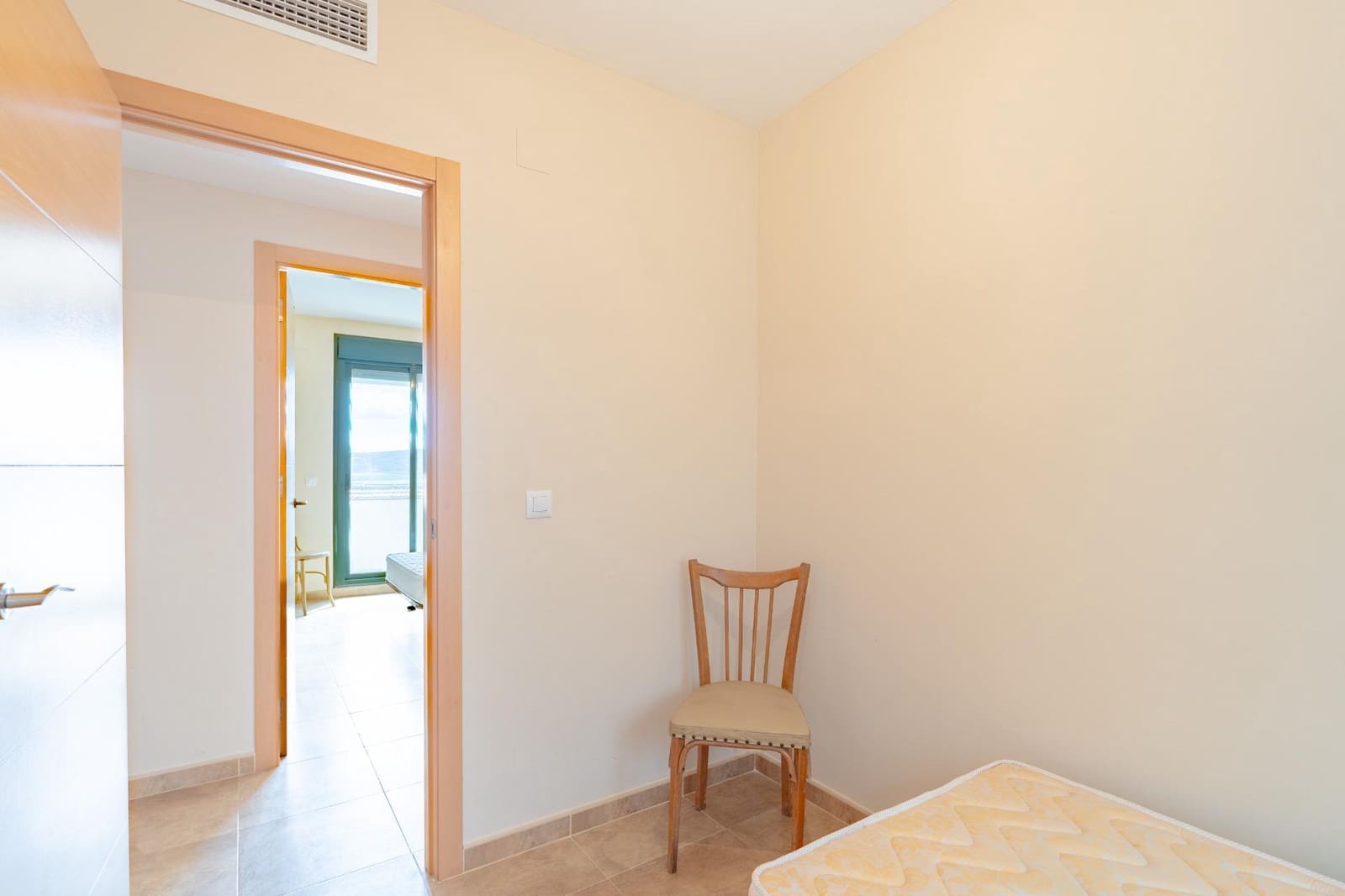 4 bedroom Flat for sale in Camporrobles - € 78,000 (Ref: 9691573)