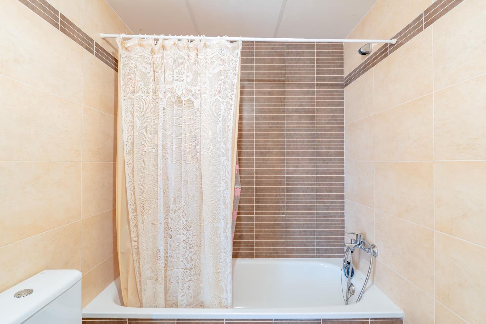 4 bedroom Flat for sale in Camporrobles - € 78,000 (Ref: 9691573)