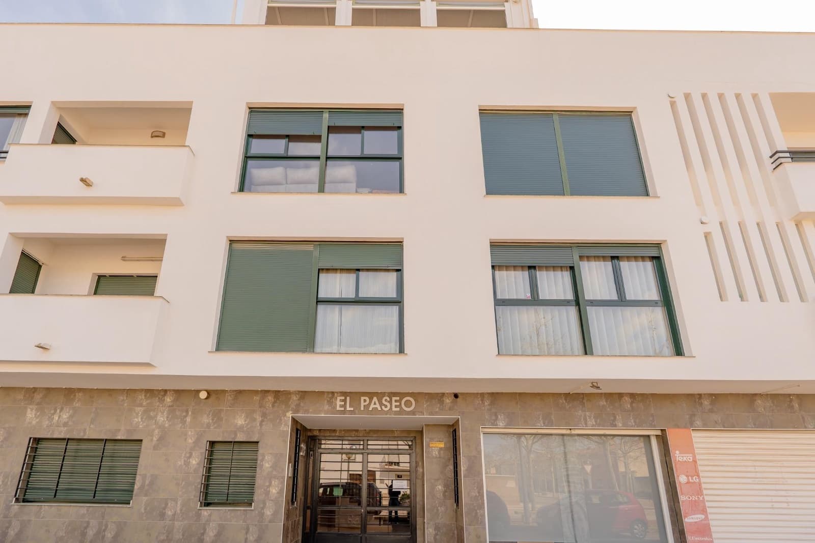 4 bedroom Flat for sale in Camporrobles - € 78,000 (Ref: 9691573)