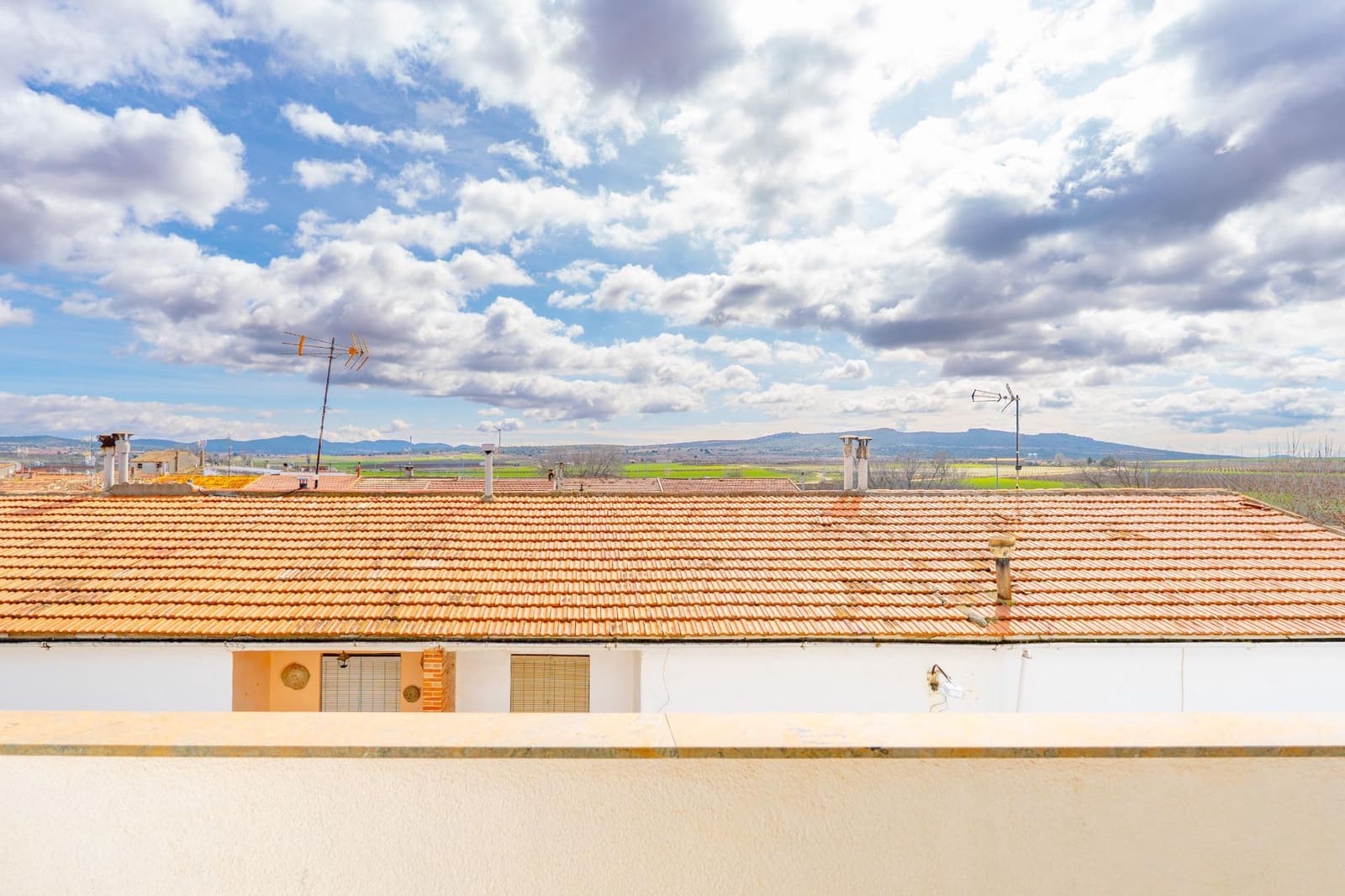 4 bedroom Flat for sale in Camporrobles - € 78,000 (Ref: 9691573)