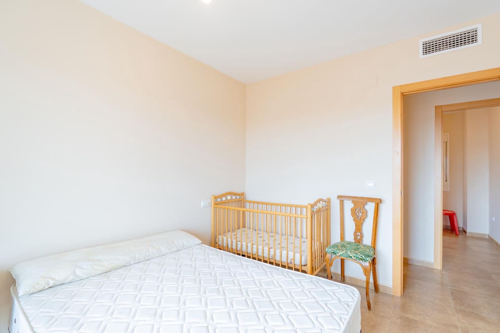 4 makuuhuone Asunto myytävänä paikassa Camporrobles - 75 000 € (Ref: 9691573)