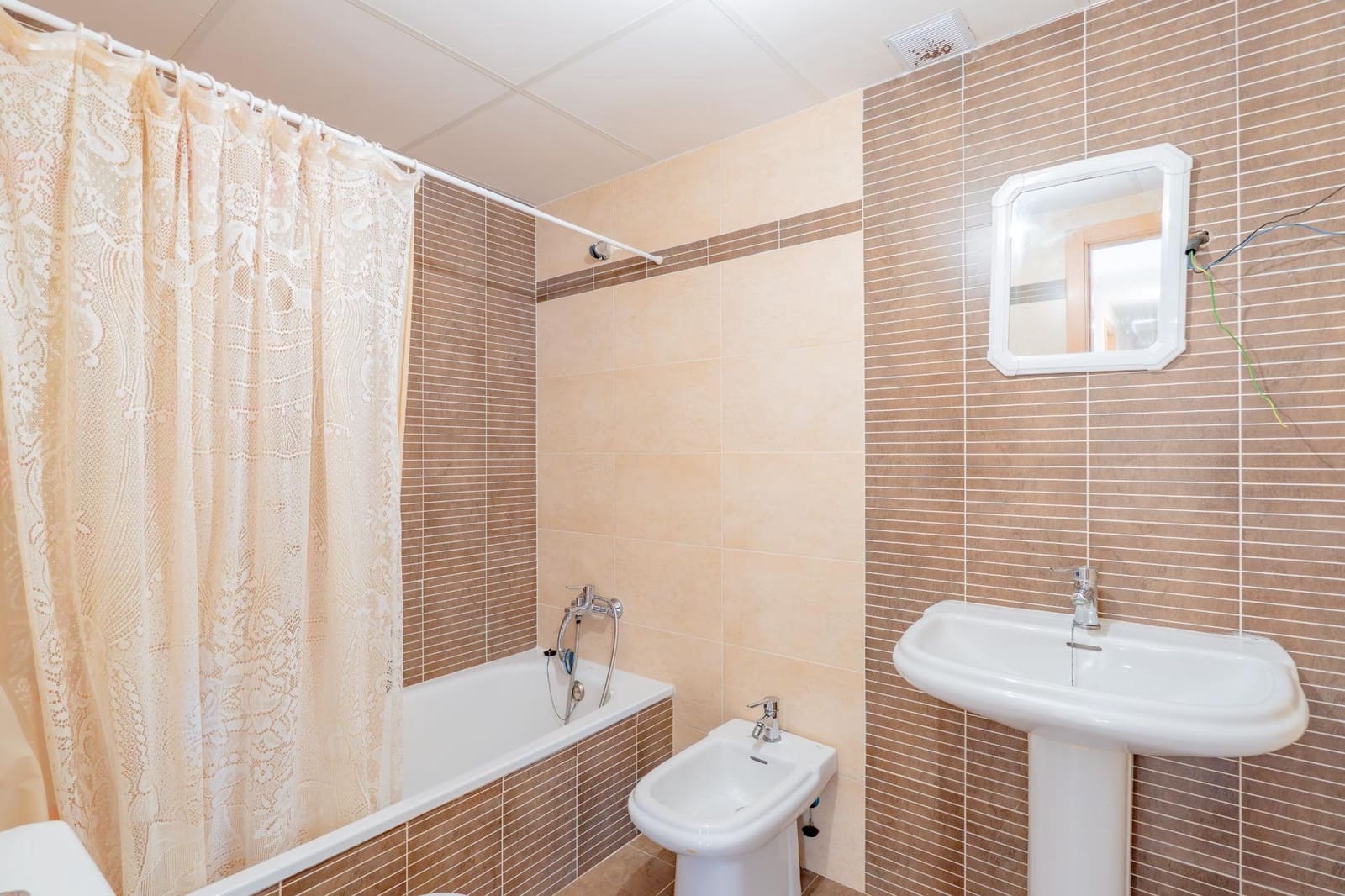 4 makuuhuone Asunto myytävänä paikassa Camporrobles - 75 000 € (Ref: 9691573)