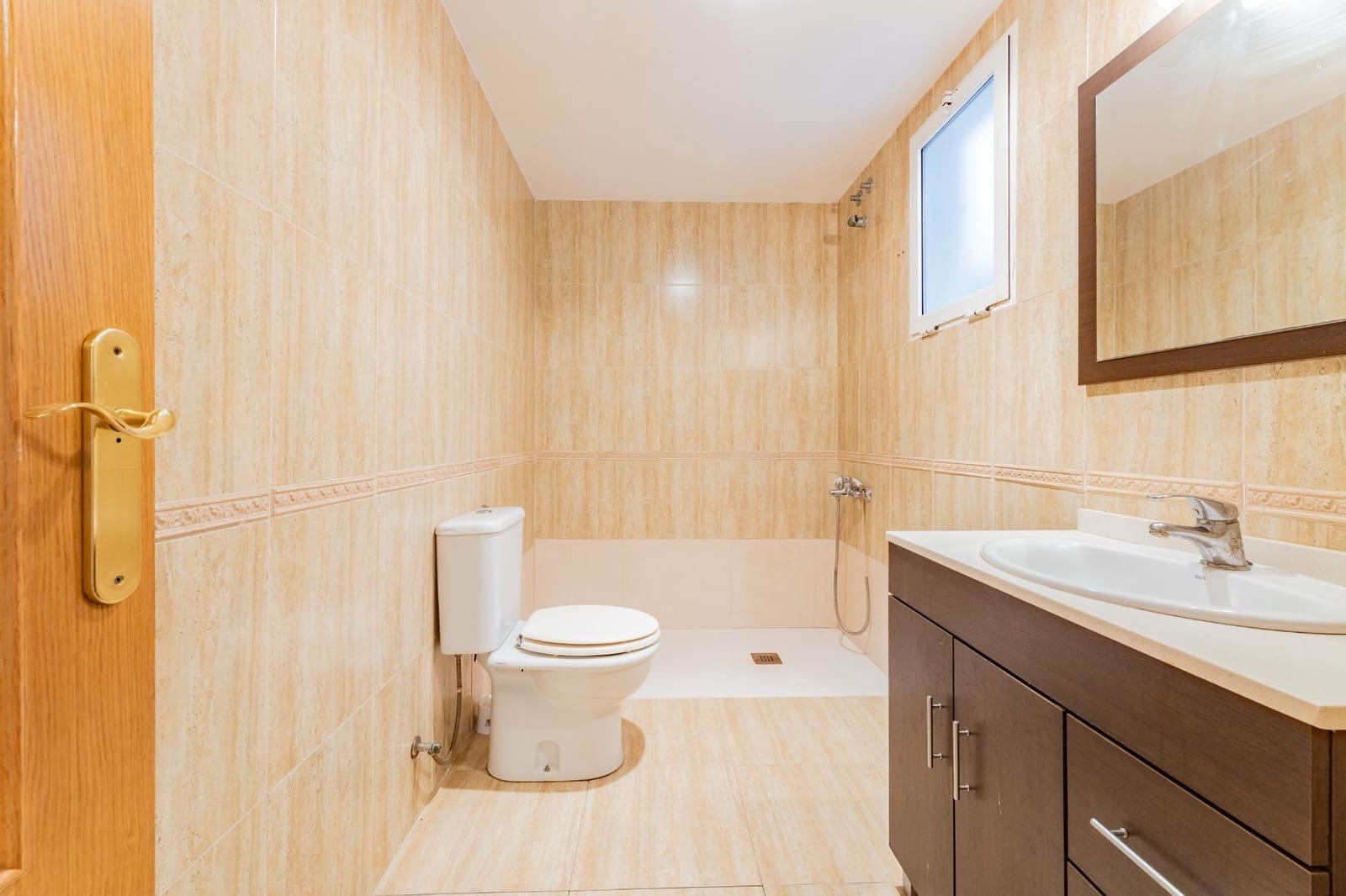 3 bedroom Flat for sale in Onda with garage - € 140,000 (Ref: 9691574)