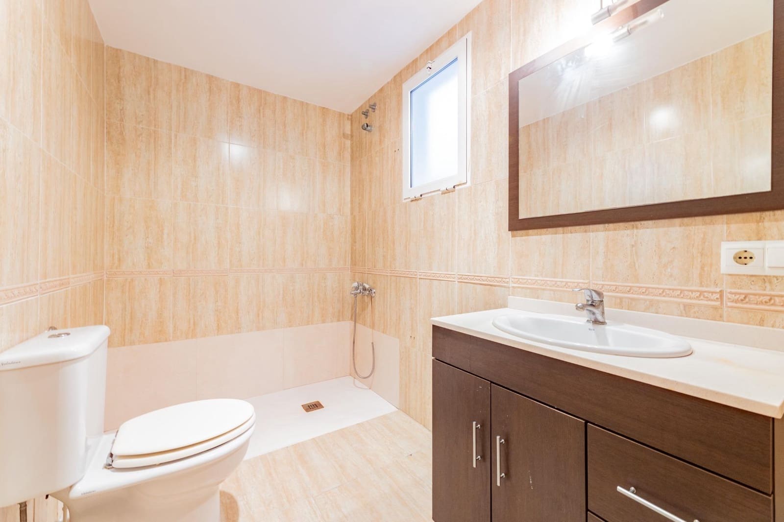 3 bedroom Flat for sale in Onda with garage - € 140,000 (Ref: 9691574)