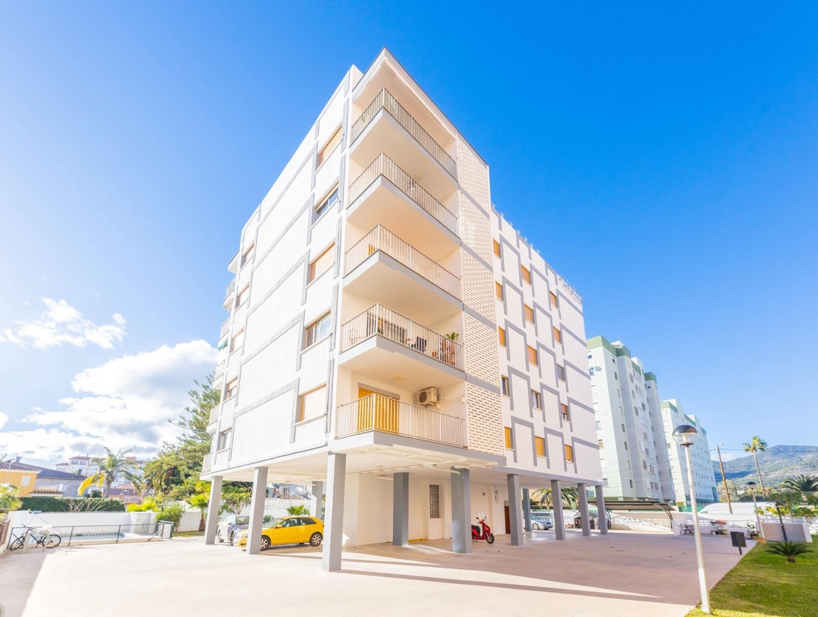 3 bedroom Apartment for sale in Benicassim with pool - € 260,000 (Ref: 9691575)