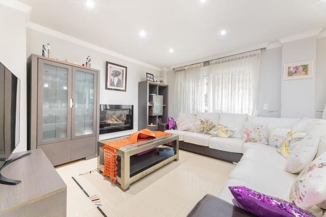 4 bedroom Villa for sale in Llíria - € 498,000 (Ref: 9691576)