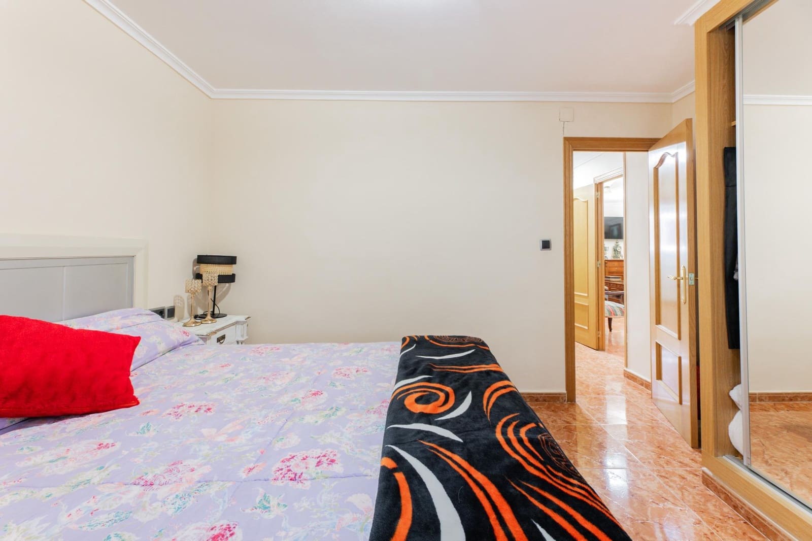 7 bedroom Villa for sale in Turis with pool - € 425,000 (Ref: 9715151)