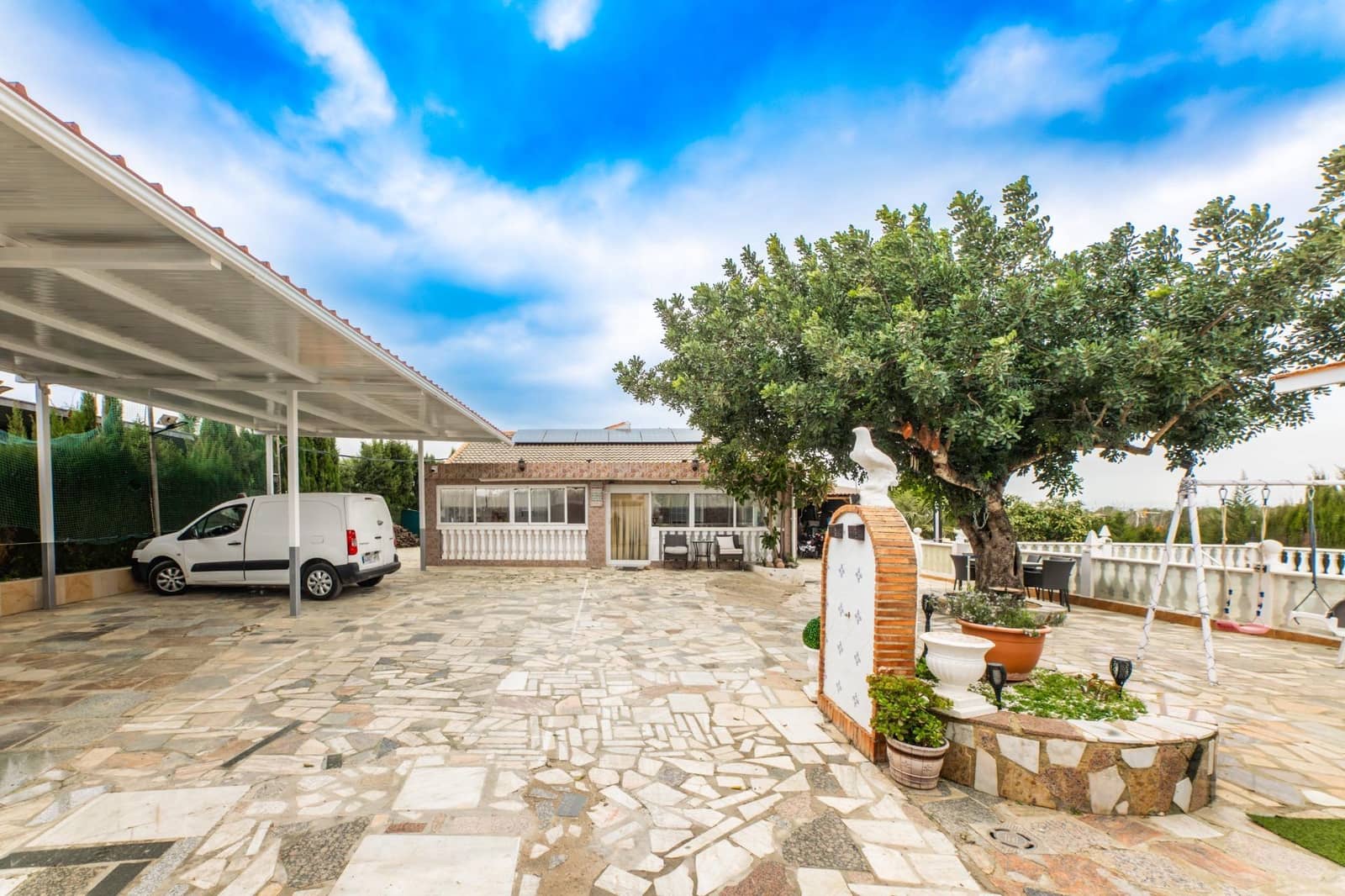 7 bedroom Villa for sale in Turis with pool - € 425,000 (Ref: 9715151)