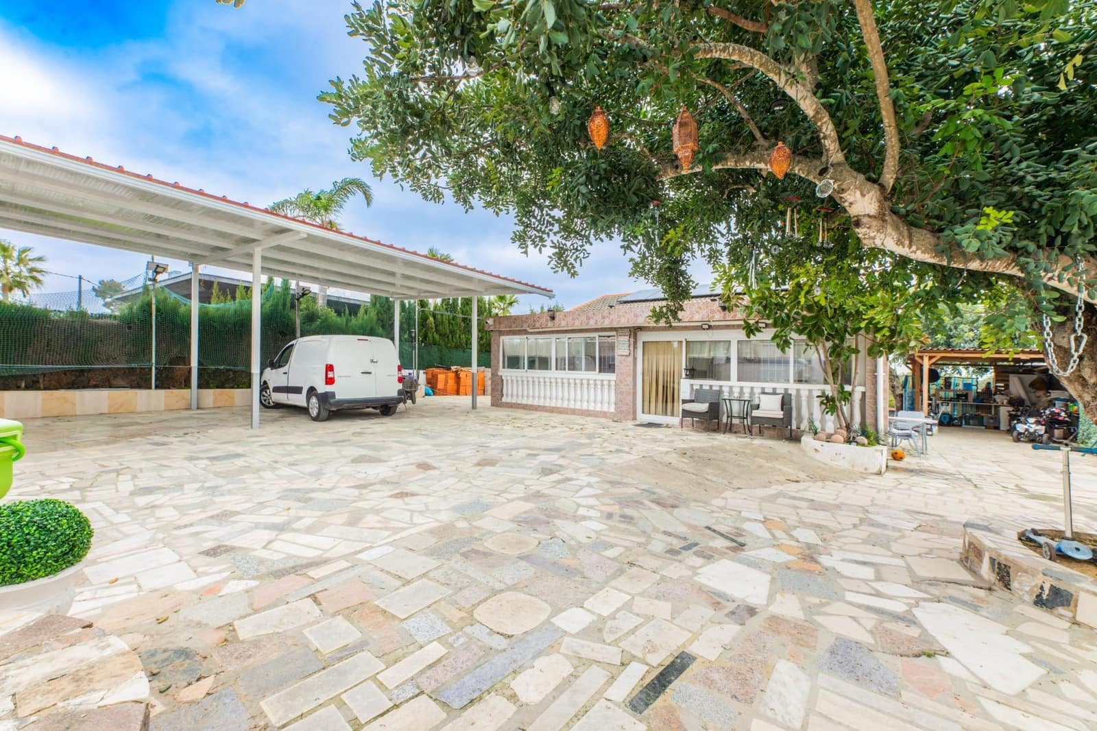 7 bedroom Villa for sale in Turis with pool - € 425,000 (Ref: 9715151)