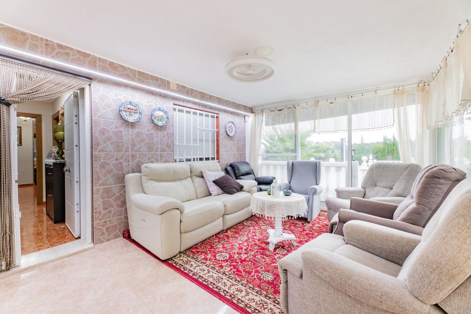 7 bedroom Villa for sale in Turis with pool - € 399,000 (Ref: 9715151)