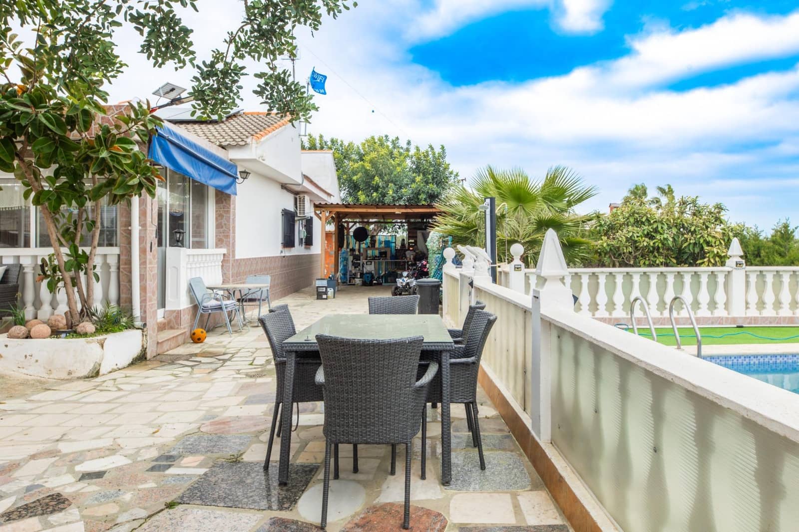 7 bedroom Villa for sale in Turis with pool - € 399,000 (Ref: 9715151)