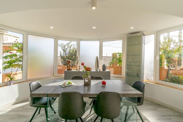 4 soverom Villa til salgs i Calpe / Calp med svømmebasseng garasje - € 535 000 (Ref: 9715159)