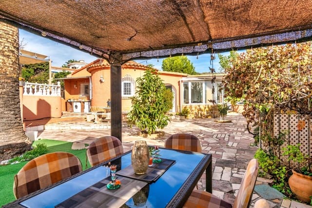 4 soverom Villa til salgs i Calpe / Calp med svømmebasseng garasje - € 535 000 (Ref: 9715159)