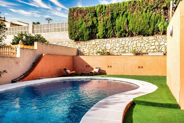 4 soverom Villa til salgs i Calpe / Calp med svømmebasseng garasje - € 535 000 (Ref: 9715159)