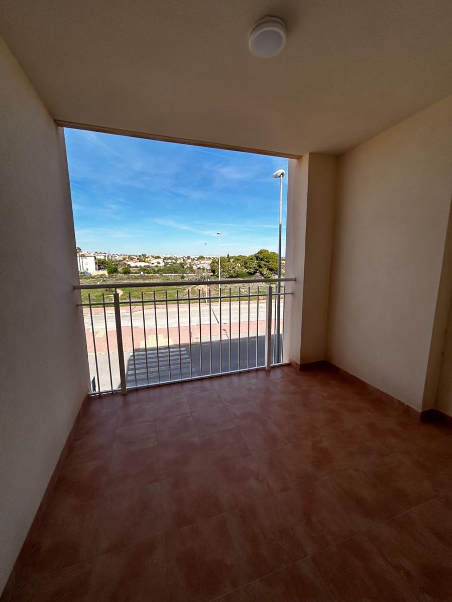 2 bedroom Flat for sale in Orihuela Costa with pool garage - € 187,500 (Ref: 9739075)