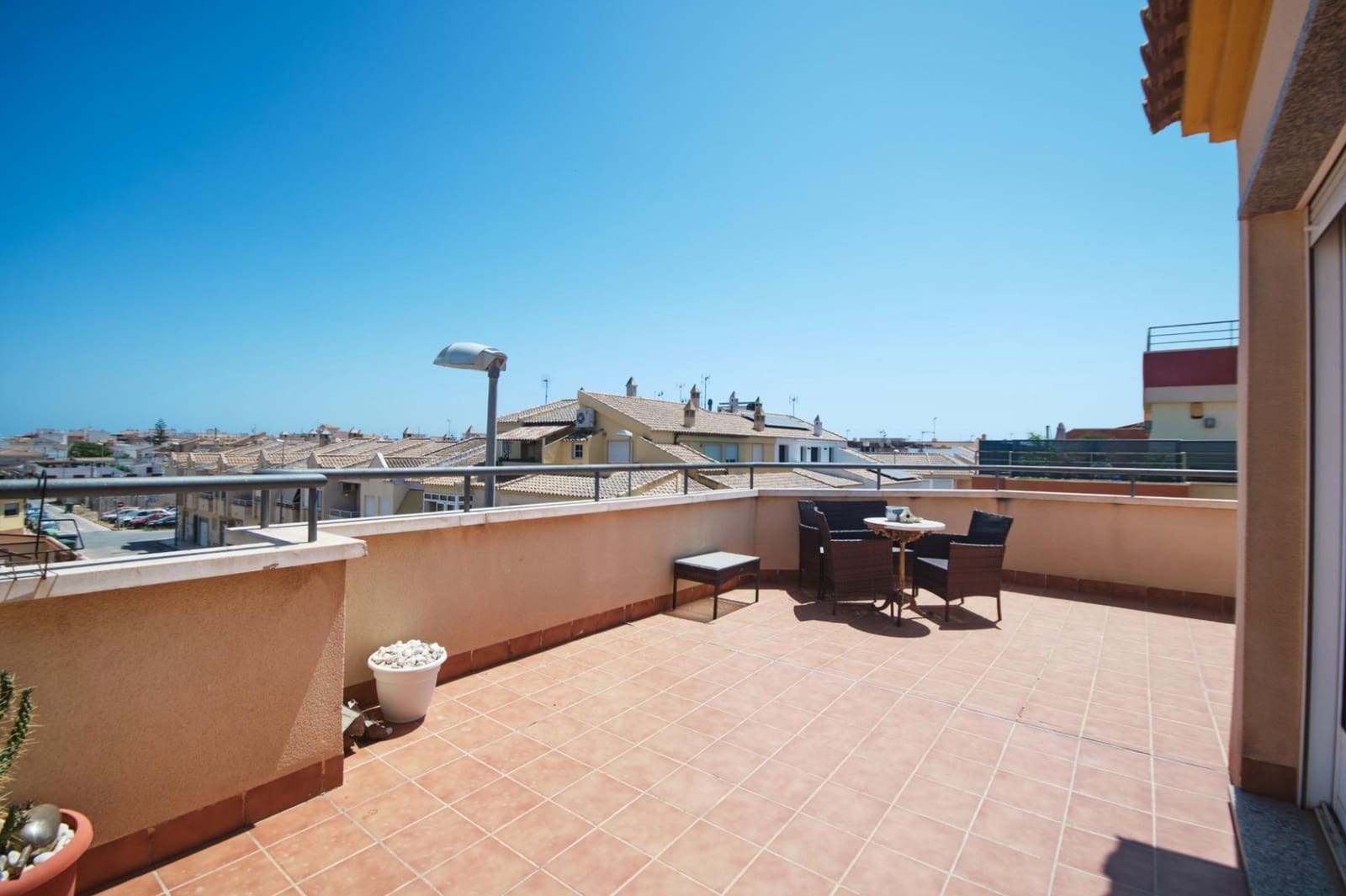 2 bedroom Penthouse for sale in Pilar de la Horadada - € 119,900 (Ref: 9739076)