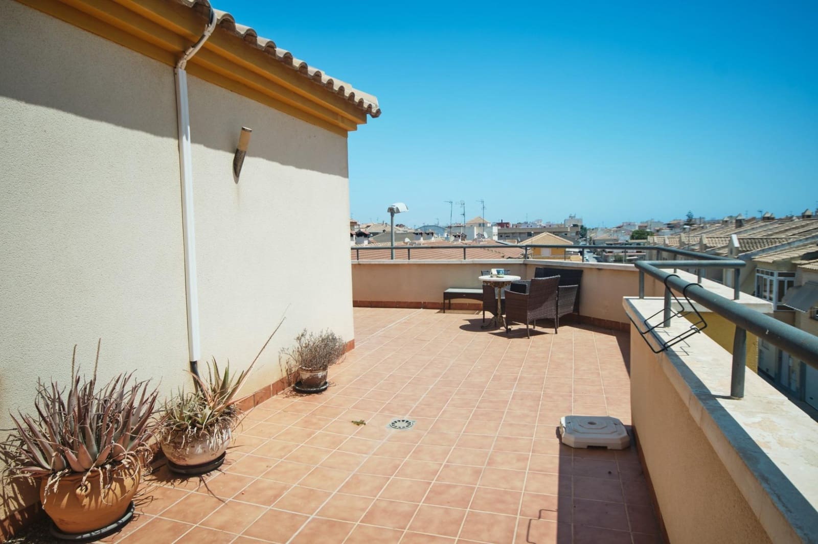 2 bedroom Penthouse for sale in Pilar de la Horadada - € 119,900 (Ref: 9739076)