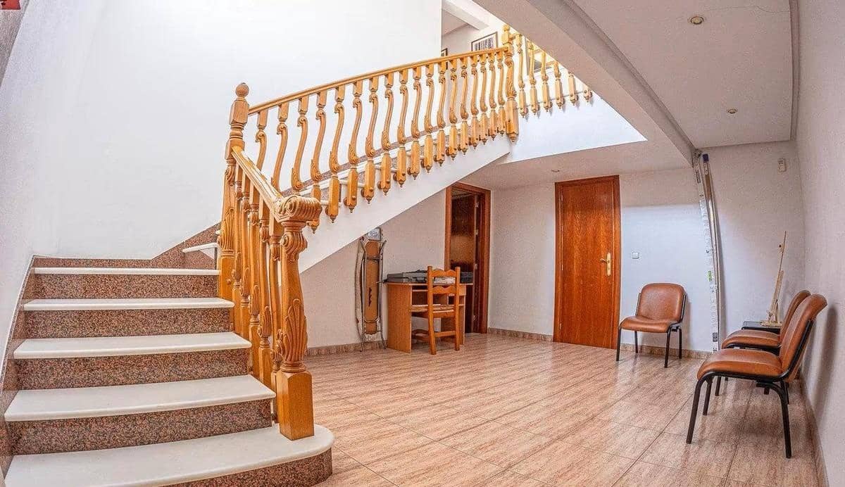 Business for sale in Hurchillo - € 1,495,000 (Ref: 9742103)