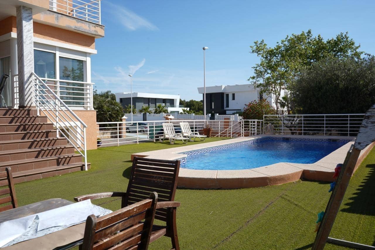 4 soveværelse Villa til salg i Calpe / Calp med swimmingpool garage - € 750.000 (Ref: 9788577)