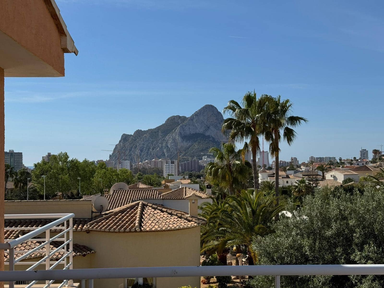4 soveværelse Villa til salg i Calpe / Calp med swimmingpool garage - € 750.000 (Ref: 9788577)