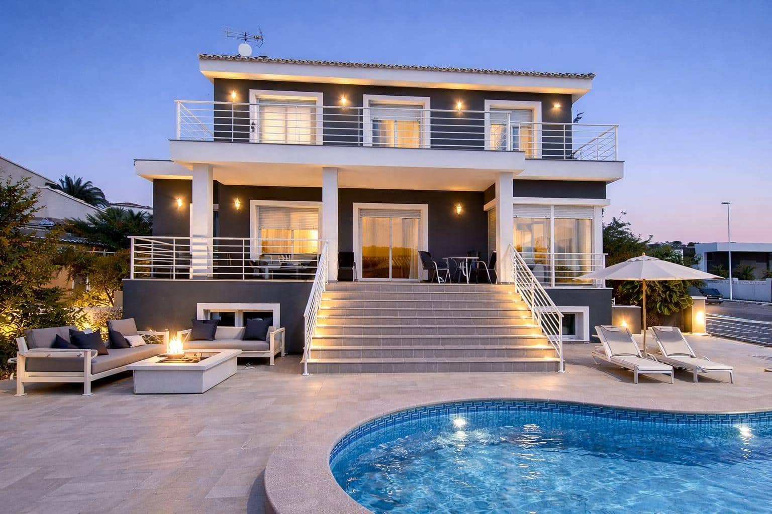 4 bedroom Villa for sale in Calpe / Calp with pool garage - € 750,000 (Ref: 9788577)