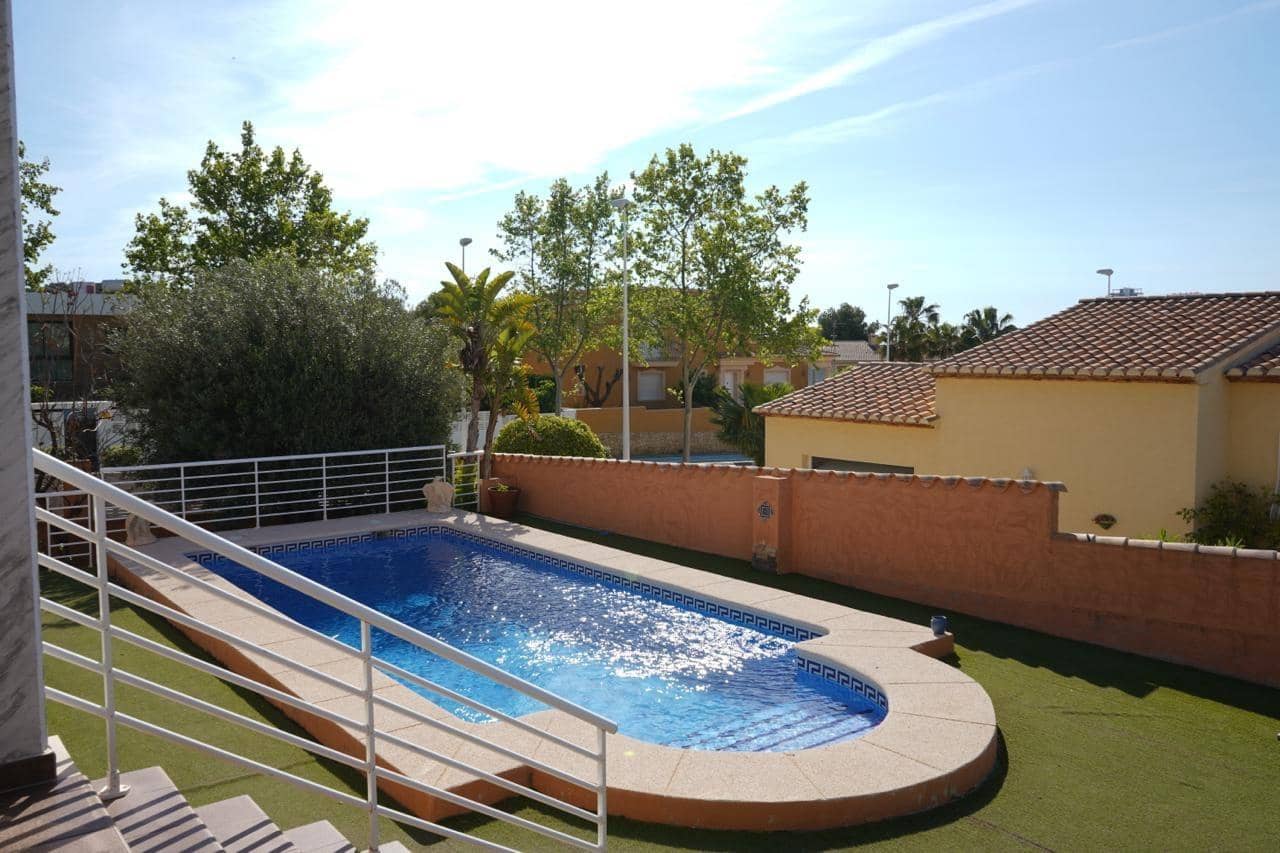 4 bedroom Villa for sale in Calpe / Calp with pool garage - € 750,000 (Ref: 9788577)