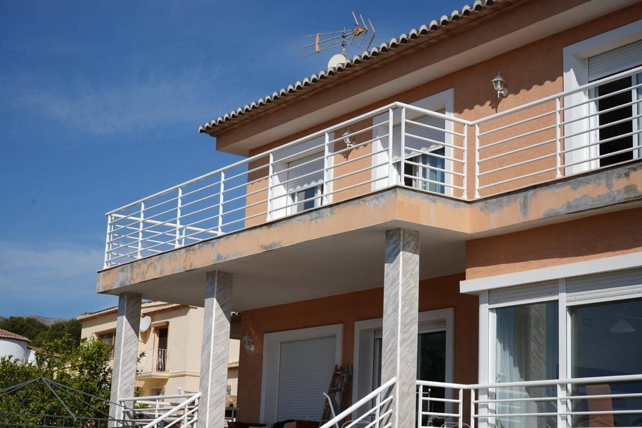 4 bedroom Villa for rent in Calpe / Calp with pool garage - € 3,000 (Ref: 9791276)