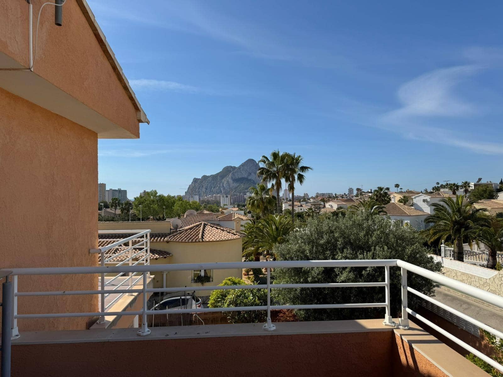 4 bedroom Villa for rent in Calpe / Calp with pool garage - € 3,000 (Ref: 9791276)