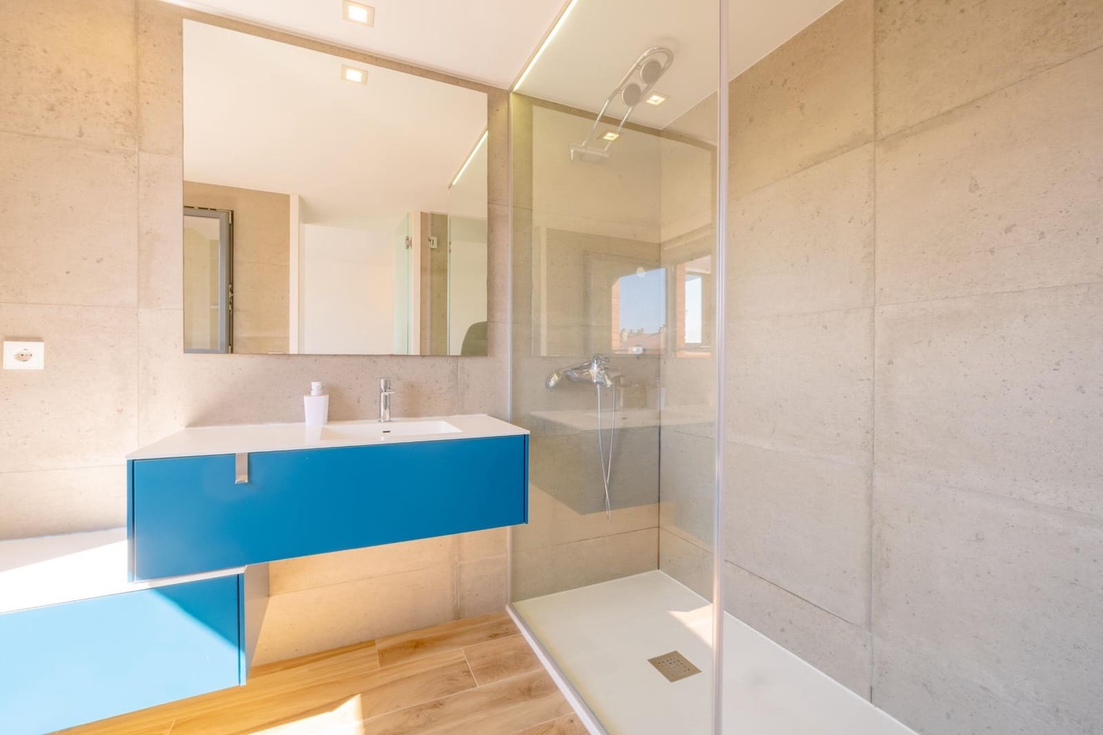 3 soverom Leilighet til salgs i Valencia by med svømmebasseng garasje - € 720 000 (Ref: 9794911)