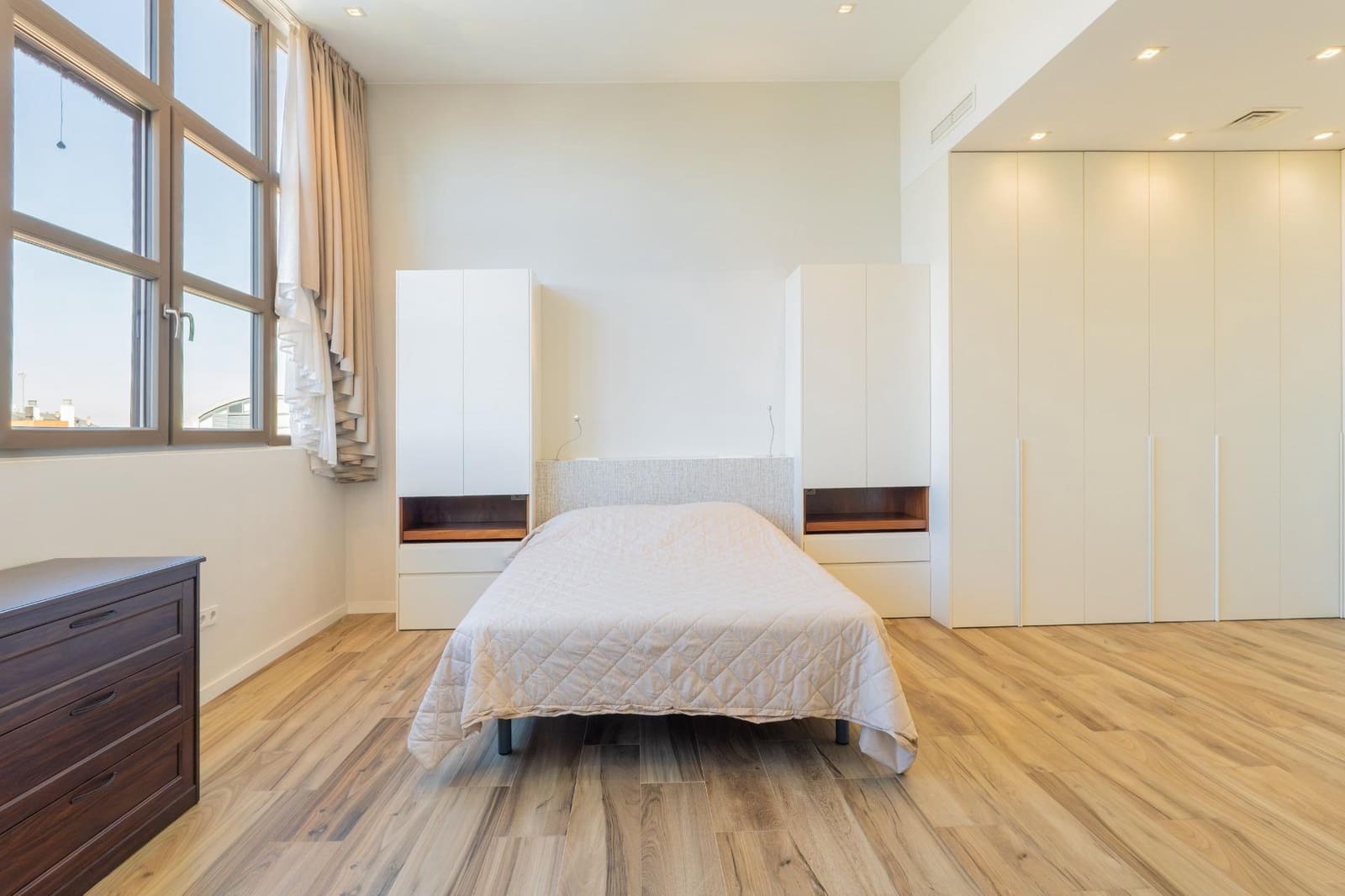 3 soverom Leilighet til salgs i Valencia by med svømmebasseng garasje - € 720 000 (Ref: 9794911)