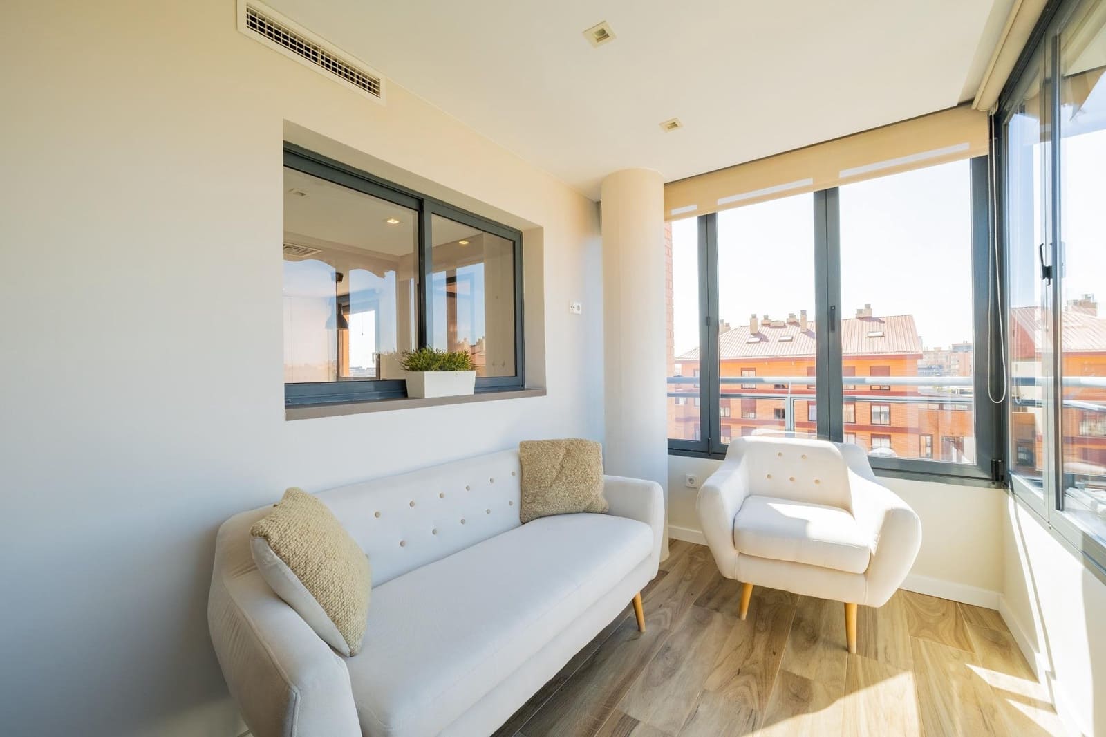 3 sovrum Lägenhet till salu i Valencia stad med pool garage - 699 000 € (Ref: 9794911)