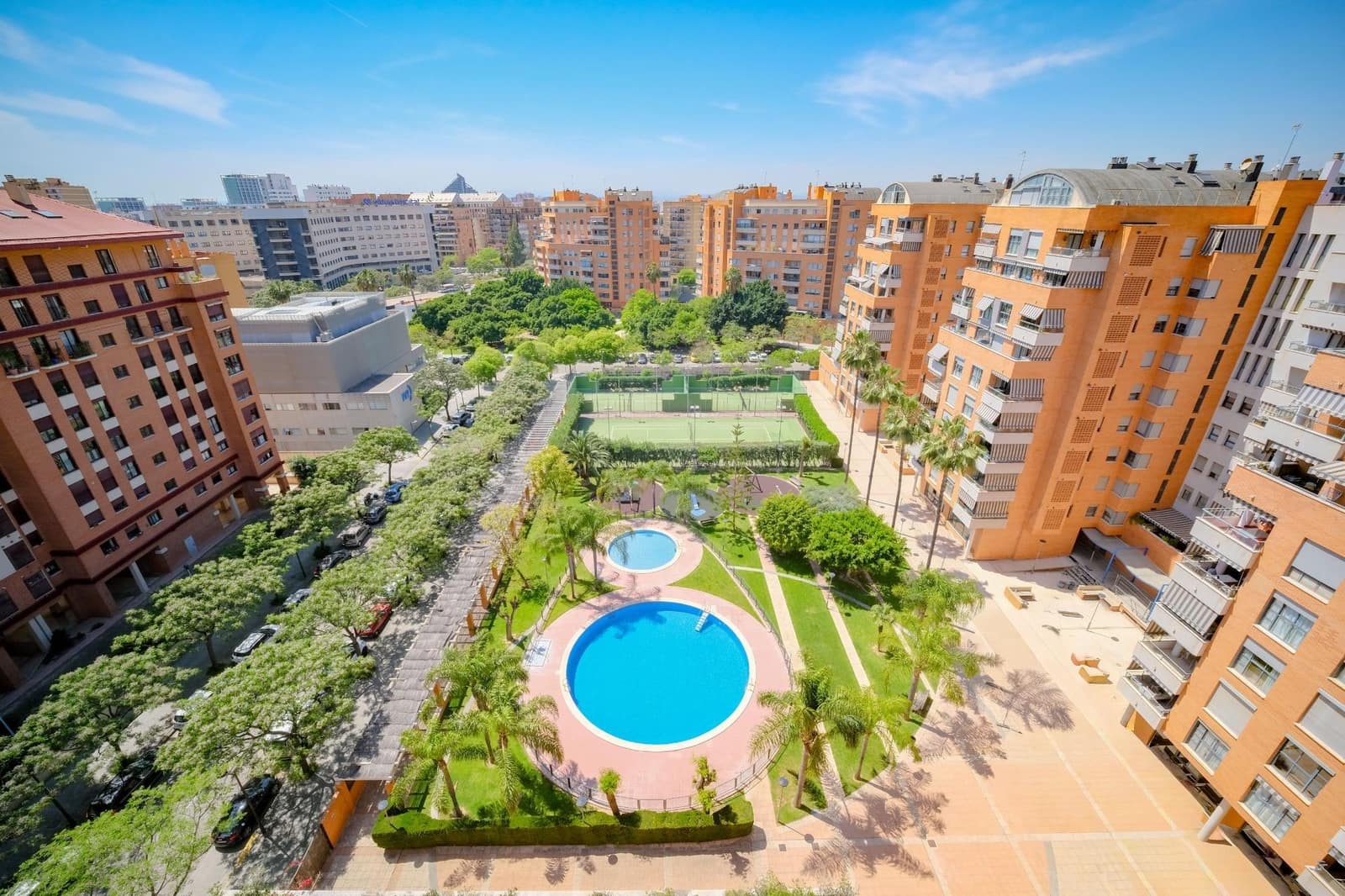 3 sovrum Lägenhet till salu i Valencia stad med pool garage - 699 000 € (Ref: 9794911)