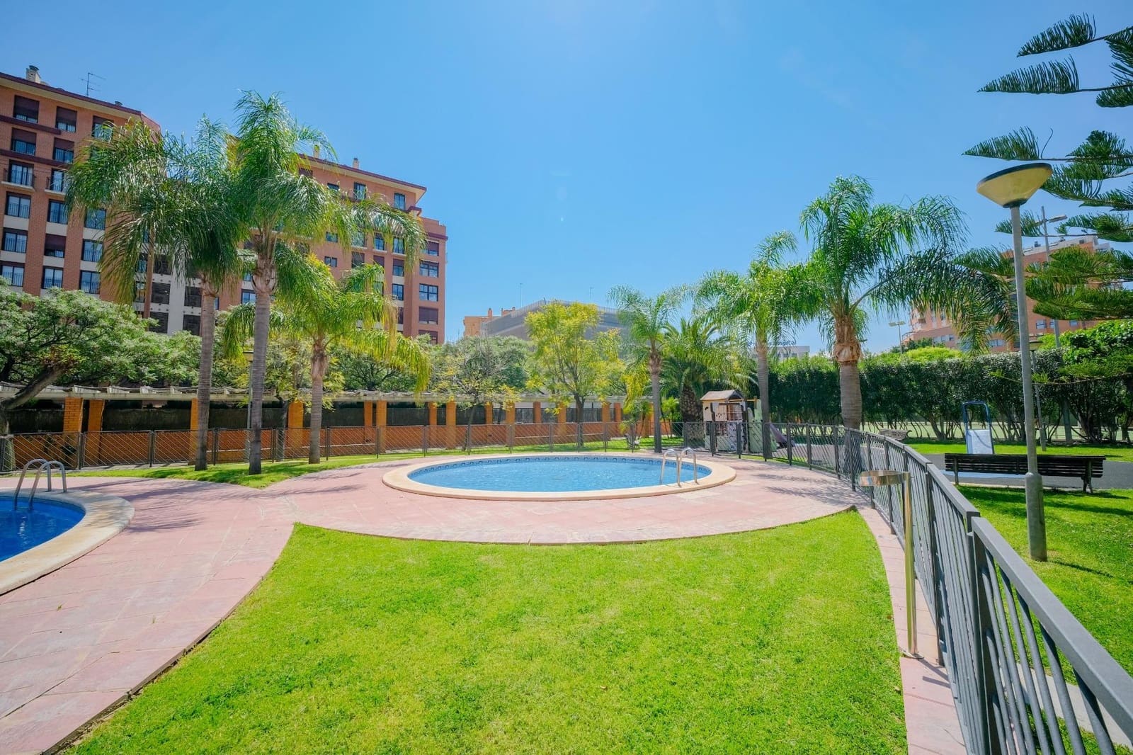 3 sovrum Lägenhet till salu i Valencia stad med pool garage - 699 000 € (Ref: 9794911)