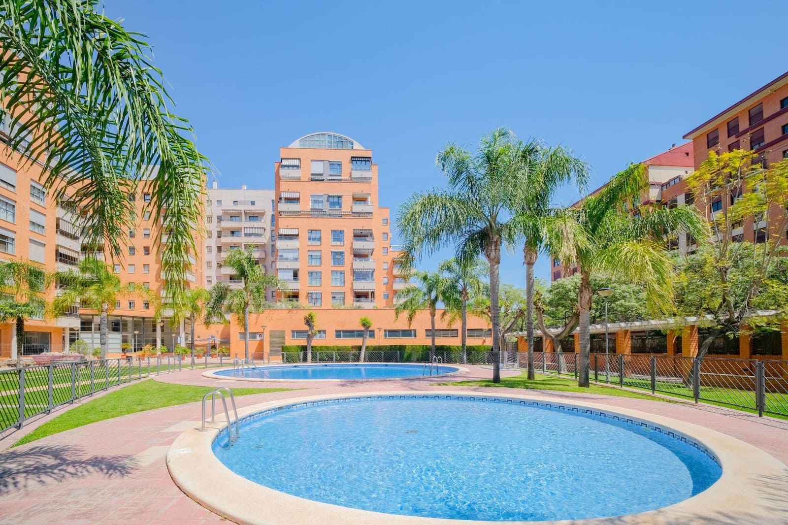 3 sovrum Lägenhet till salu i Valencia stad med pool garage - 699 000 € (Ref: 9794911)
